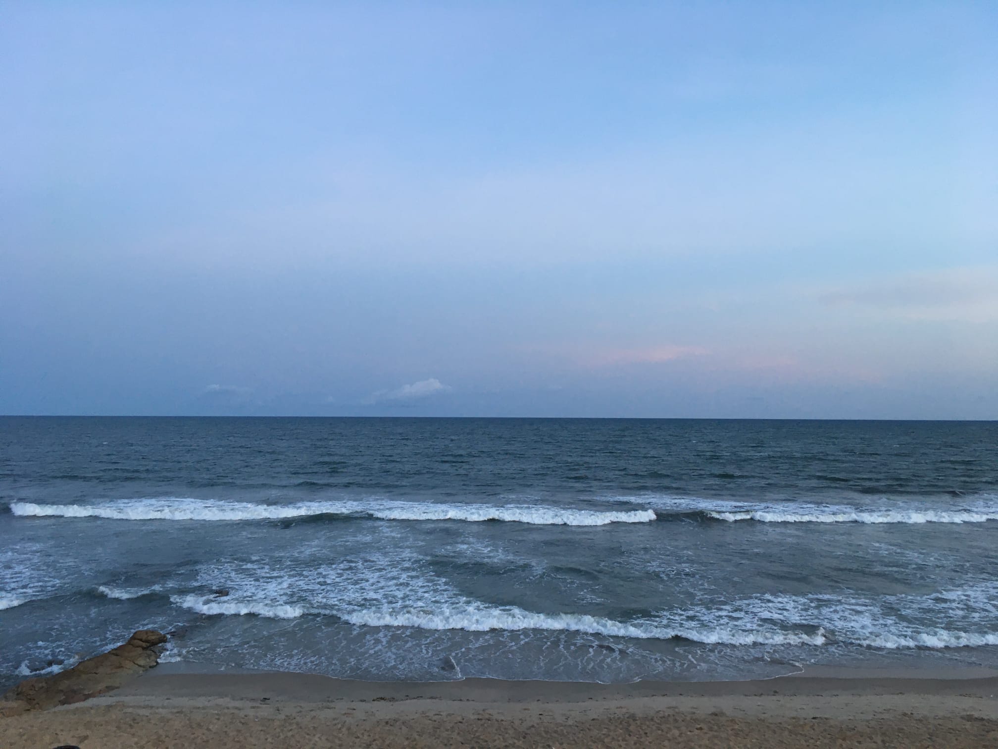 Image of the waves coming to the shore in Accra, Ghana